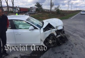 [FOTO]Un autoturism marca Audi a fost zdrobit în urma unui accident