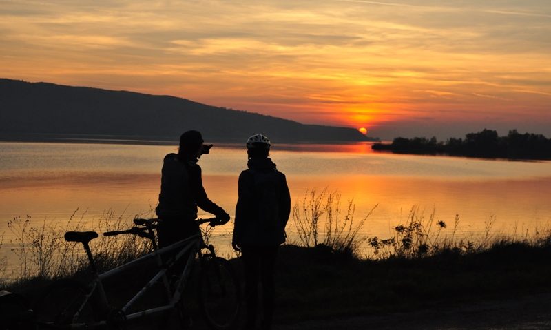 Cicloturismul, punte de legătură între Banatul românesc și cel sârbesc