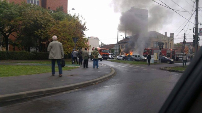 Masina in flacari la Timisoara