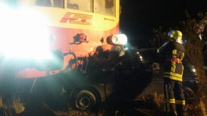 [FOTO] Tragedie în vestul ţării. O tânără a decedat pe loc după ce a fost spulberată de tren