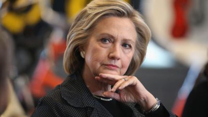 Hillary Clinton continuă să conducă