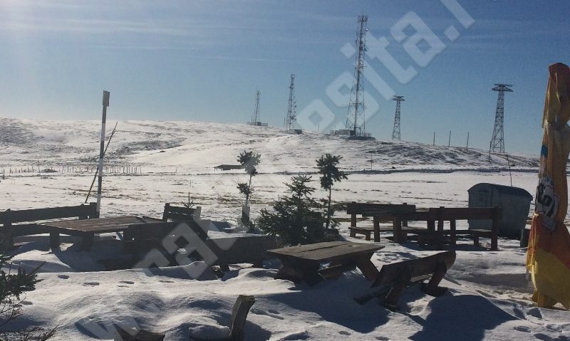 [FOTO] Weekend cu soare şi zăpadă la munte. Sezonul de schi prinde viaţă în Banat