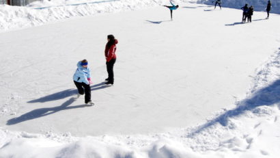 Premieră în Vest: Primul patinoar natural din Banat în staţiunea montană Semenic