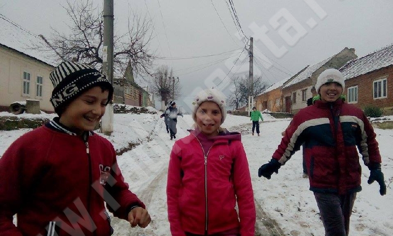 În luna decembrie, Valea Cernei devine o vale a… copilăriei