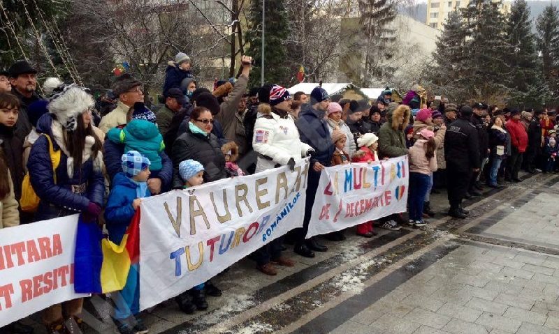 [FOTO-VIDEO] Reșițenii au sărbătorit împreună Ziua Naţională a României