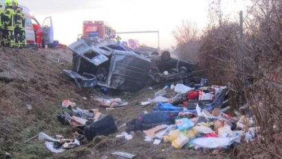 [FOTO] Şase români au fost răniţi, doi fiind în stare gravă, în urma unui grav accident