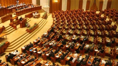 Codurile Penale revin la forma considerată neconstituţională de CCR