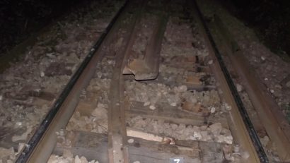 Probleme din cauza temperaturilor scăzute. Trenurile circulă cu viteza melcului între Caransebeş şi Băile Herculane