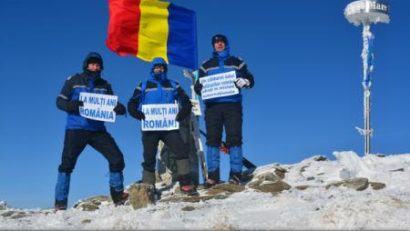 De 1 Decembrie, Drapelul României a fost arborat din nou la peste 2.500 metri