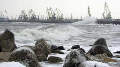 Porturile de la Marea Neagră, închise din cauza vântului