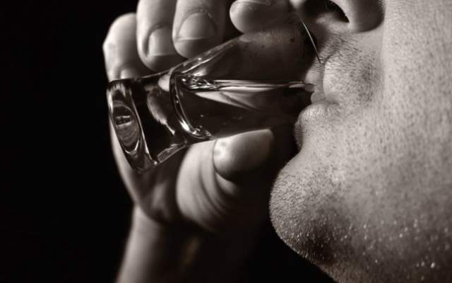 Consumul de alcool se sancţionează, chiar şi în vacanţă