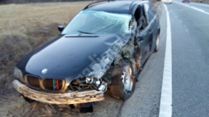 [FOTO] Accident între Caransebeş – Băile Herculane după ce un tânăr de 19 ani a adormit la volan