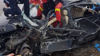 [FOTO] Accident grav în vestul ţării, în condiţii de vizibilitate redusă