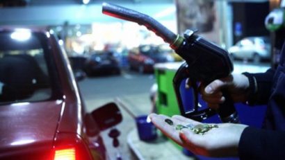 Benzina şi motorina s-au ieftinit! Ce preţ aveau carburanţii în prima zi a Anului Nou?