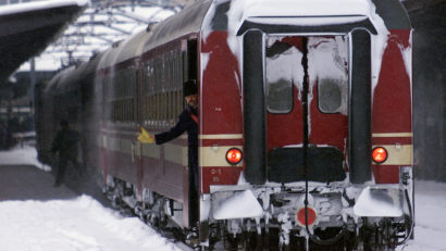 Probleme pe calea ferată din cauza zăpezii şi a gerului. Trenurile pot înregistra întârzieri