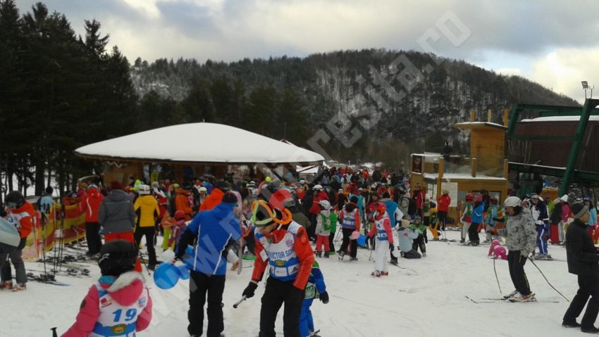 [FOTO] Distracţie la Văliug, cu ocazia ,,Zilei Mondiale a Zăpezii”