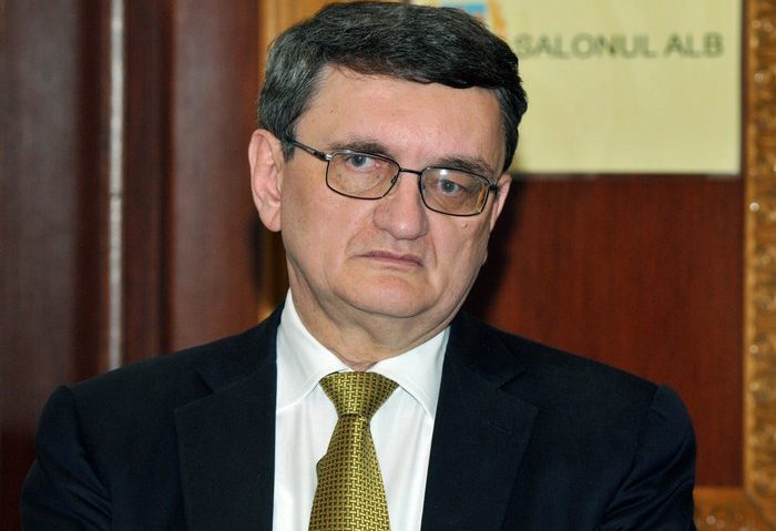 Avocatul Poporului sesizează CCR pe OUG privind modificarea Codurilor penale