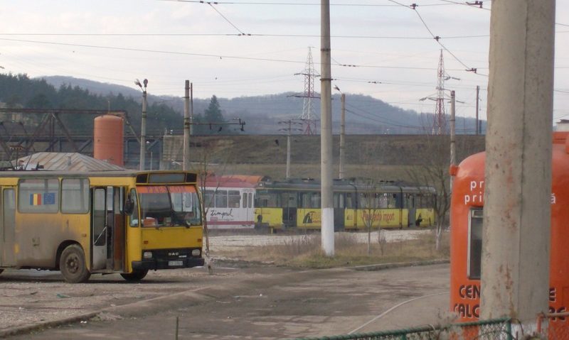 Transport la standarde europene. Primăria Reşiţa cumpără depoul de tramvaie din Govândari