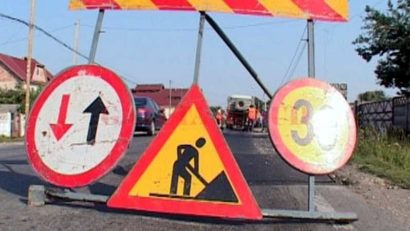 Circulaţie restricţionată timp de 7 ore. Se lucrează la pasajul din Lugoj situat la intersecţia căii ferate cu DN 6