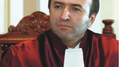 Noul ministru al Justiției este Tudorel Toader, fost judecător la Curtea Constituţională