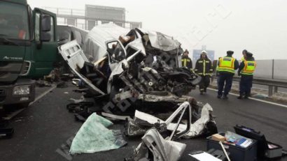 [VIDEO-FOTO] Accident la granița cu Ungaria: printre morţi se află şi un român