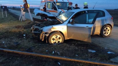 [FOTO] Accident de tren în vestul ţării. Un tânăr neatent a ajuns în spital