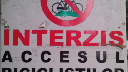 Pe unde ne plimbăm cu bicicleta? Accesul în parcurile din Reşiţa este interzis