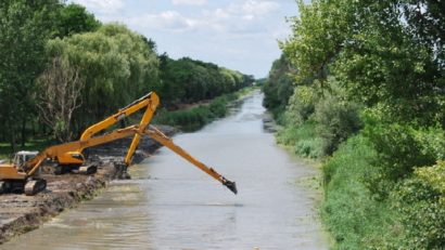 Repararea infrastructurii de navigație pe canalul Bega intră în linie dreaptă