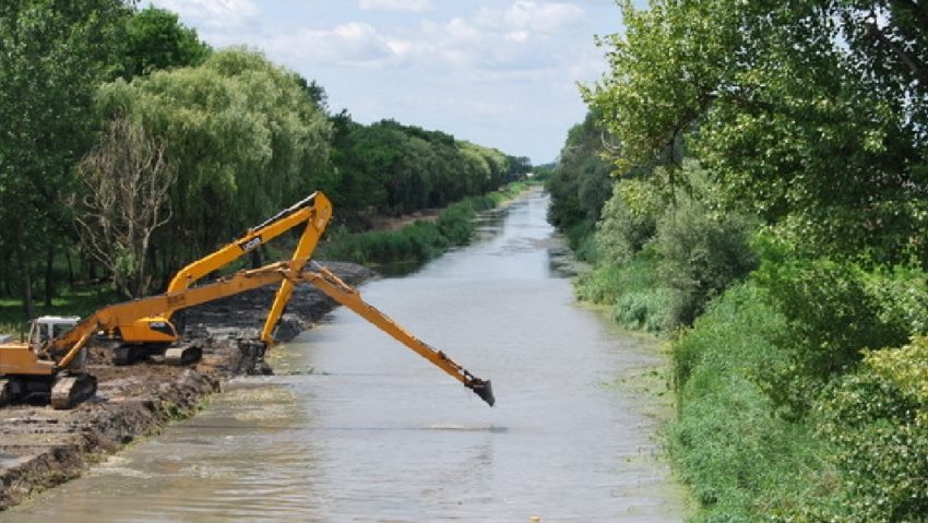 Repararea infrastructurii de navigație pe canalul Bega intră în linie dreaptă