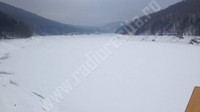 Alertă! Ploaia şi temperaturile pozitive dezgheaţă lacurile şi topesc zăpada