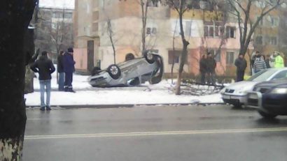 Accident spectaculos în mijlocul unui oraş din vestul ţării