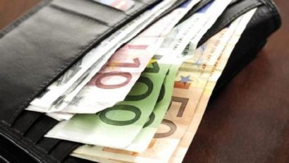 Gest de onoare în Banat. Un bărbat a înapoiat fără să stea pe gânduri un portmoneu cu 2.200 de euro