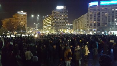 Protestele românilor continuă şi în această seară