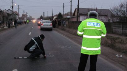 Accident pe drumul dintre Reşiţa şi Oraviţa: O maşină a intrat într-un grup de persoane