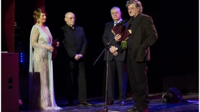 [FOTO] Regizorul Cristi Puiu, trupa Byron şi scriitorul Radu Cosaşu, printre laureaţii Galei Premiilor Radio România Cultural 2017