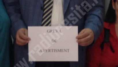 [FOTO] Grevă de avertisment în Caraş-Severin: Autorităţile de mediu au declanşat un protest spontan şi ameninţă cu întreruperea activităţii