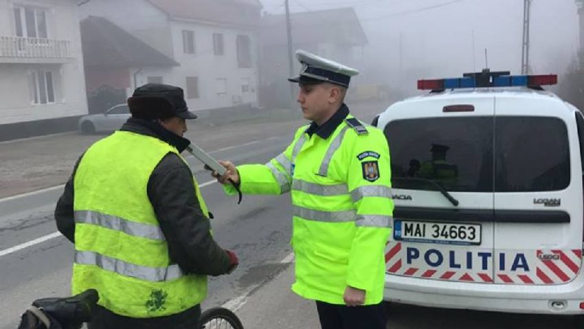 Poliţiştii ne îndeamnă să renunţăm la tradiţie. E bine să ne limităm doar la mucenici