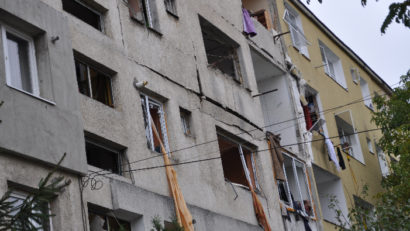 Explozie într-un bloc din Galaţi. Un copil a murit, alte 4 persoane rănite