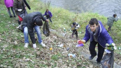 [FOTO] Centrul Şcolar “Aurora” Reşiţa cu speranţe mari în concursul naţional pentru mediu “Școala Ecoterrienilor”