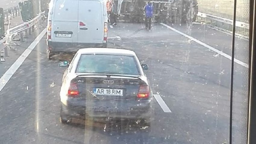 Bandă blocată pe autostrada A1