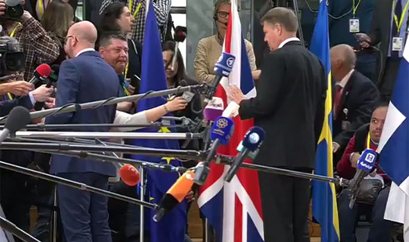 VIDEO: Gestul lui Iohannis care i-a înfuriat pe britanicii care susțin BREXIT