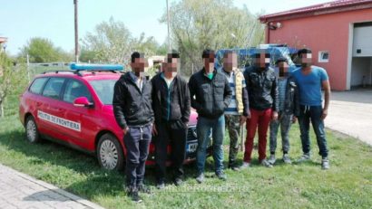 [FOTO-VIDEO] Graniţele de sud-vest sunt asaltate de migranţi. Numărul acestora a crescut cu 40%