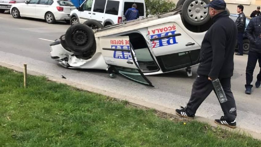 [FOTO] Parcare ca la şcoala de şoferi. S-a întâmplat în vestul ţării