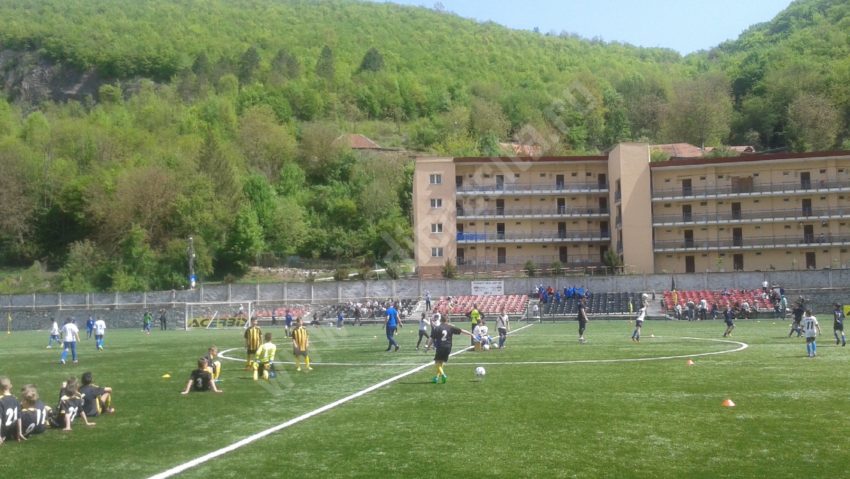 [VIDEO] Reșița are de azi cu 1000 de cetățeni mai mult. The name of the game, FOOTBALL