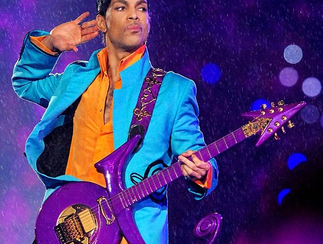 Cine va moşteni averea FABULOASĂ a regretatului cântăreţ Prince? Instanța SUA a decis