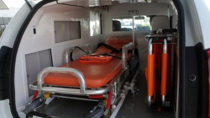 Spitalul Judeţean din Reşiţa va achiziţiona două ambulanţe noi pentru transportul bolnavilor care suferă de cancer!