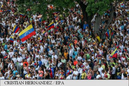 Venezuela: Peste 200.000 de manifestanți împotriva președintelui Nicolas Maduro