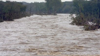 Coduri portocaliu şi galben de inundaţii în 16 bazine hidrografice, începând de duminică seara