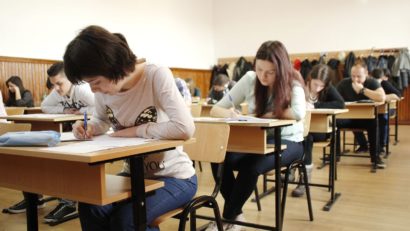 Examenul de bacalaureat a continuat astăzi cu evaluarea competenţelor lingvistice de comunicare orală în limba maternă