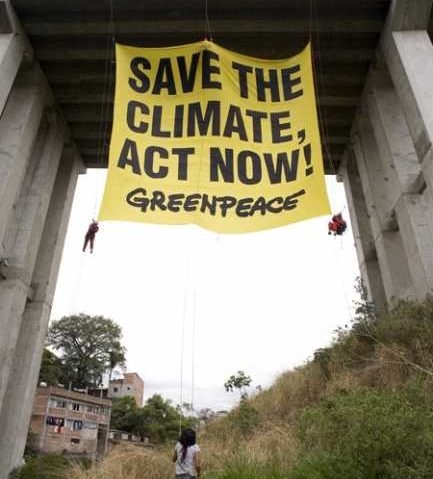 Greenpeace condamnă retragerea SUA din Acordul de la Paris